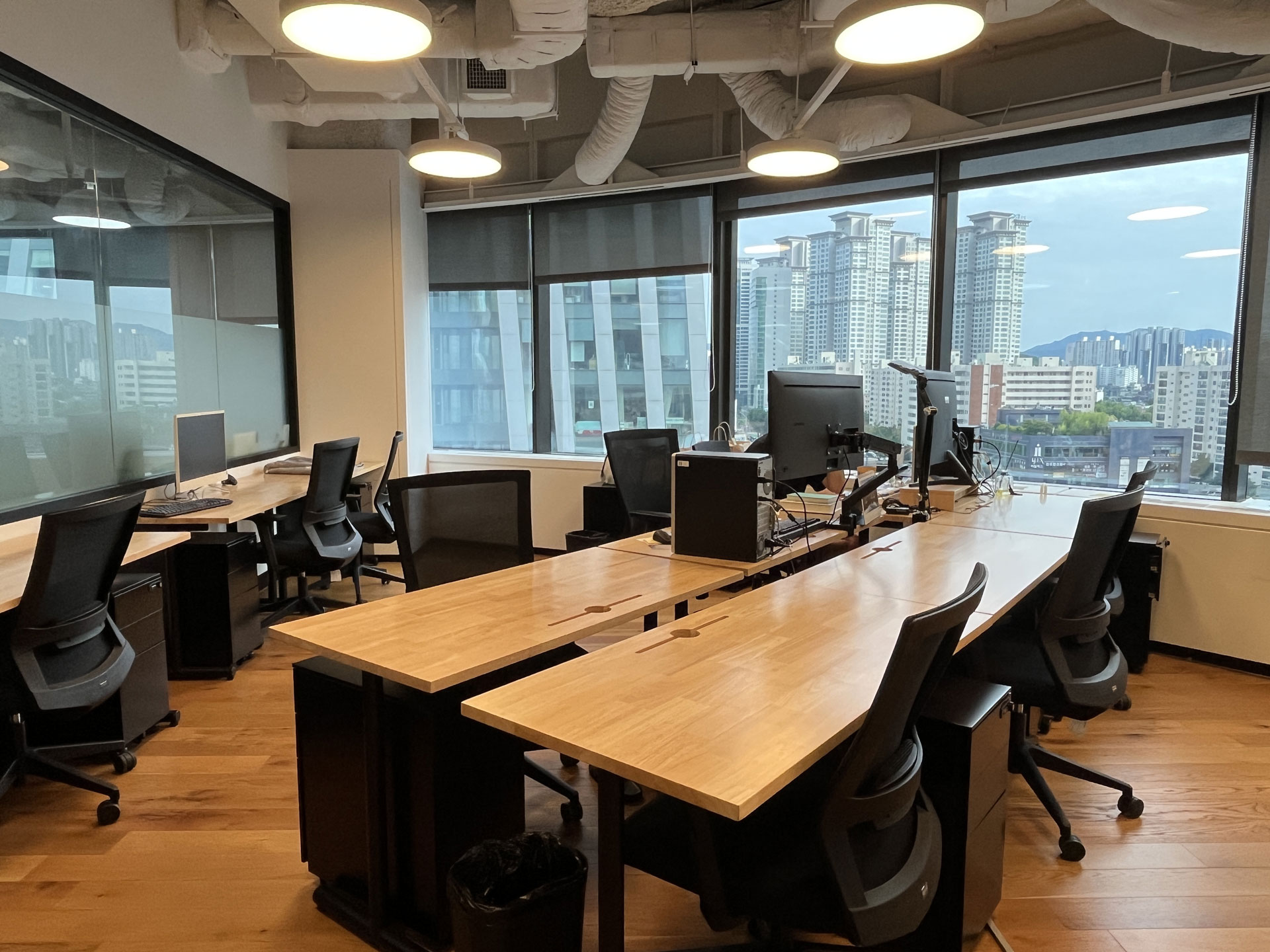 사무공간이미지